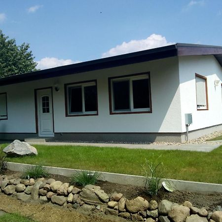 Behaglicher Bungalow Fuer Mensch Und Hund Barkhagen Buitenkant foto